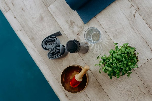 Soin Surpuissant : Hydratez en Profondeur Vos Pieds Séchés et Endommagés!